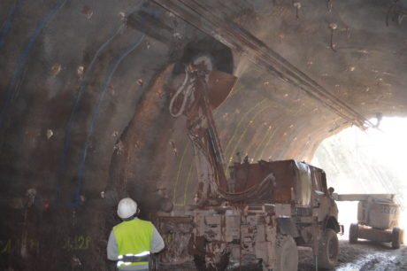 Reprofilage du tunnel des-Roches-de-Condrieu; France