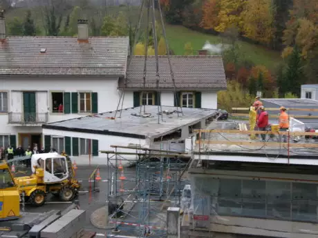 Déconstruction de la marquise de la douane à Vallorbe