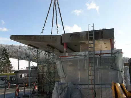 Déconstruction de la marquise de la douane à Vallorbe