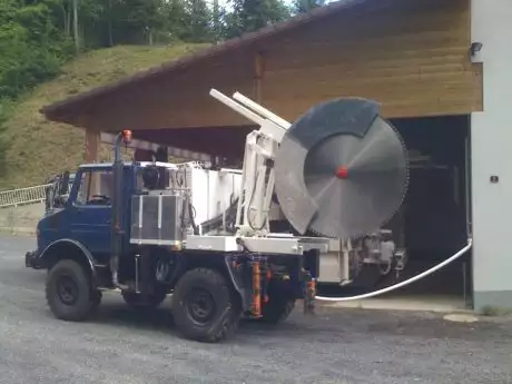 Kotkurb V18 monté sur Unimog