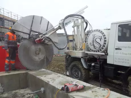 Kotkurb V18 monté sur Unimog