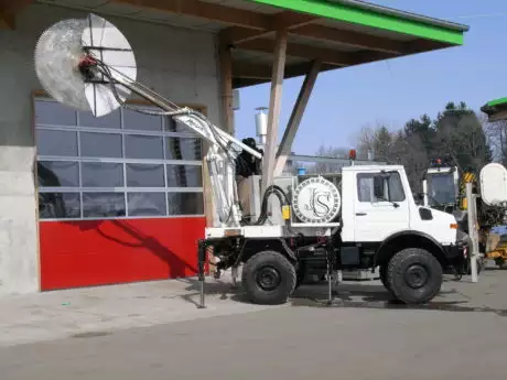 Kotkurb V18 monté sur Unimog